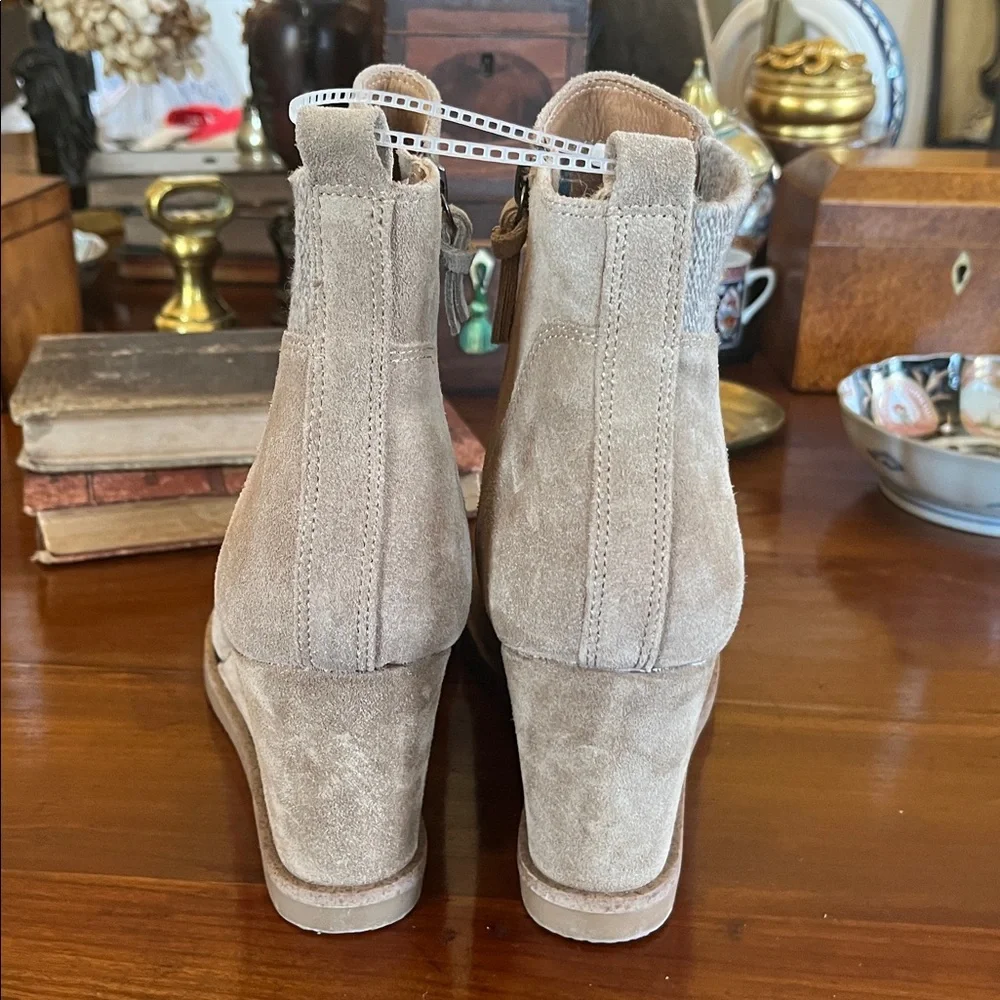 Sofft chic wedge